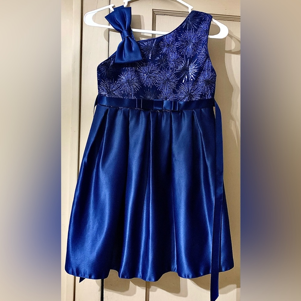 Dark blue girls size 7-8 knee length special occasion holiday dress